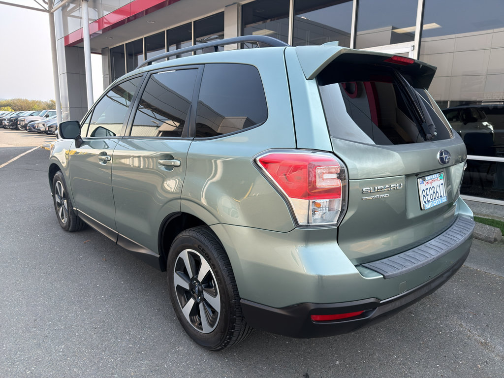 Used 2018 Subaru Forester 2.5i Premium w/ All-Weather Package AWD/4WD image 10