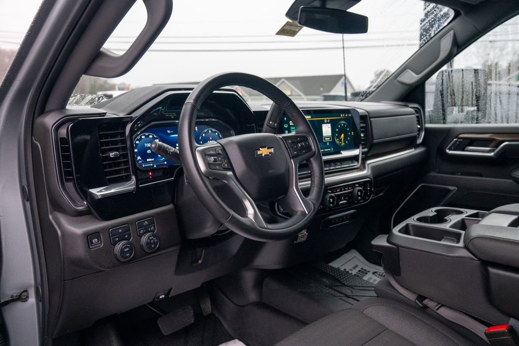 Used 2025 Chevrolet Silverado 2500 LT w/ Convenience Package image 21