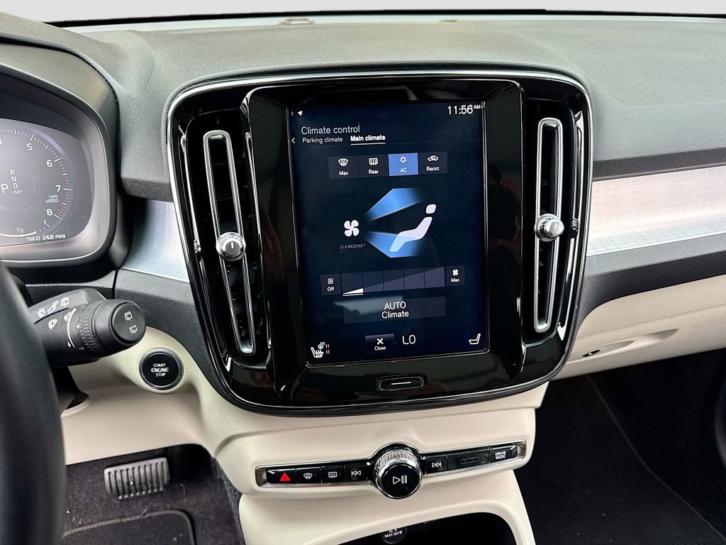 Used 2020 Volvo XC40 T5 Momentum image 20