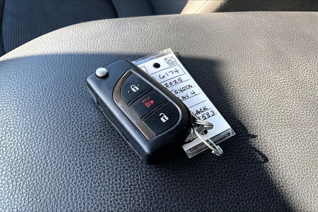 Used 2025 Toyota RAV4 LE AWD/4WD image 11