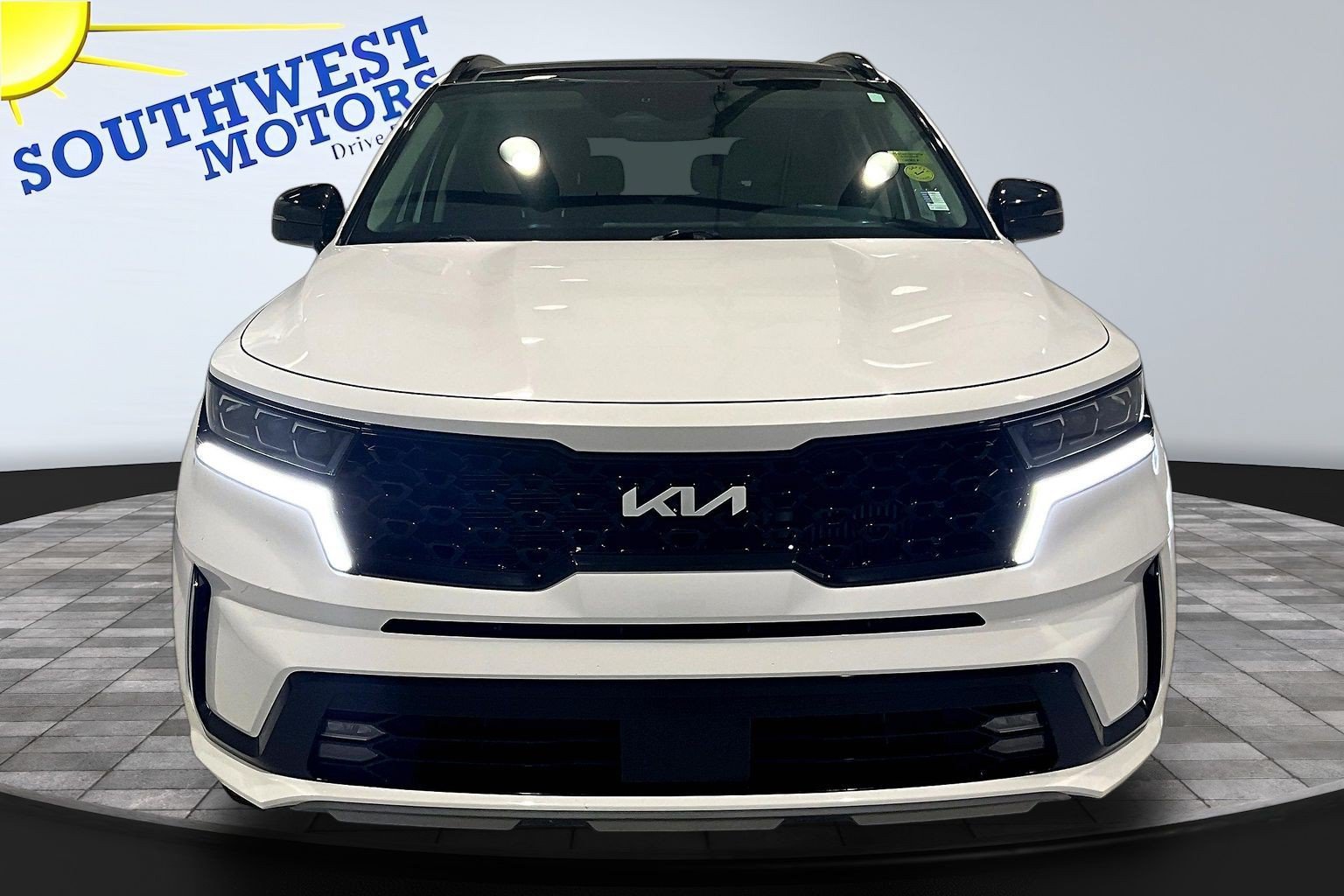 Used 2023 Kia Sorento SX AWD/4WD image 2