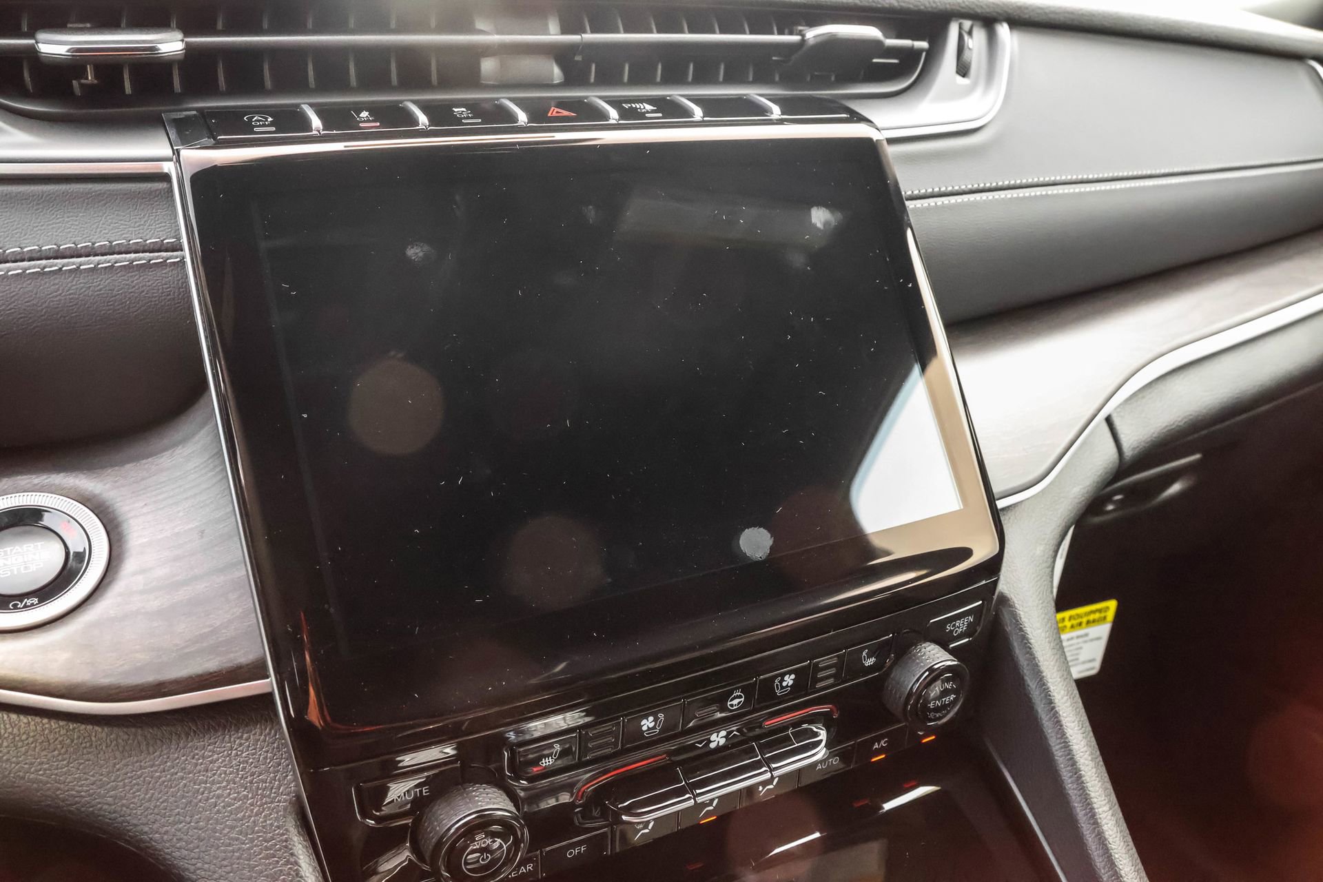 New 2025 Jeep Grand Cherokee Limited w/ Luxury Tech Group II image 18