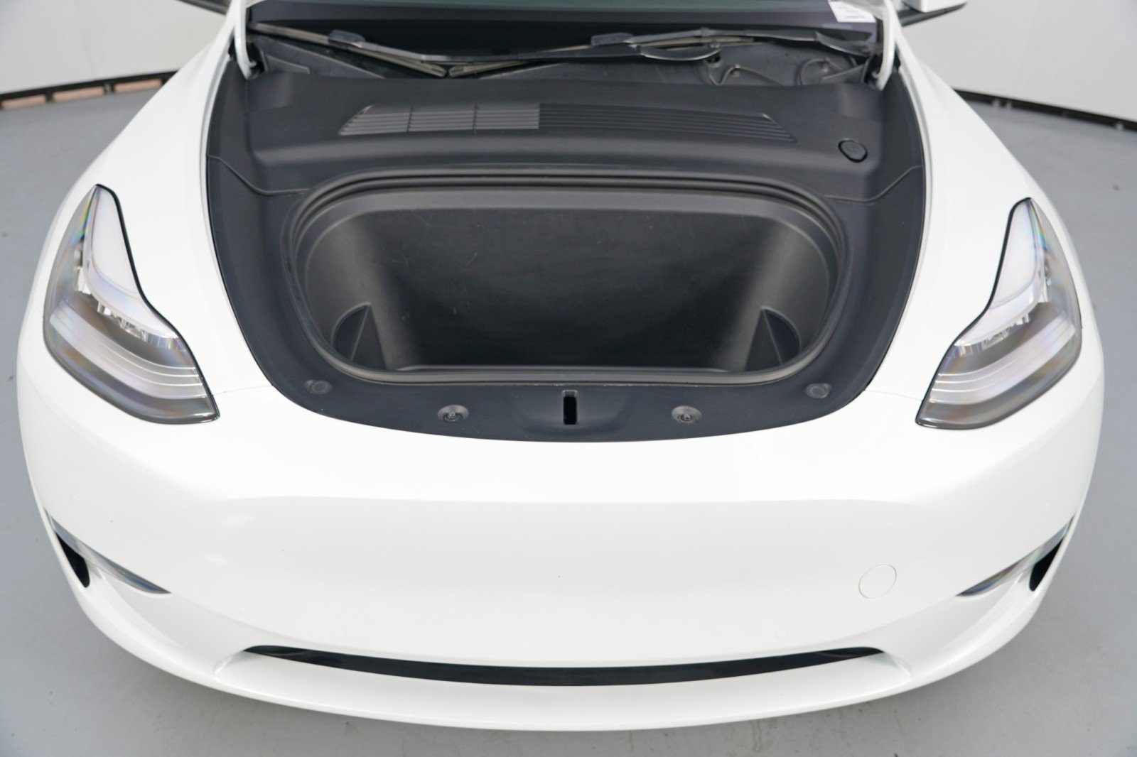 Used 2021 Tesla Model Y Long Range image 8