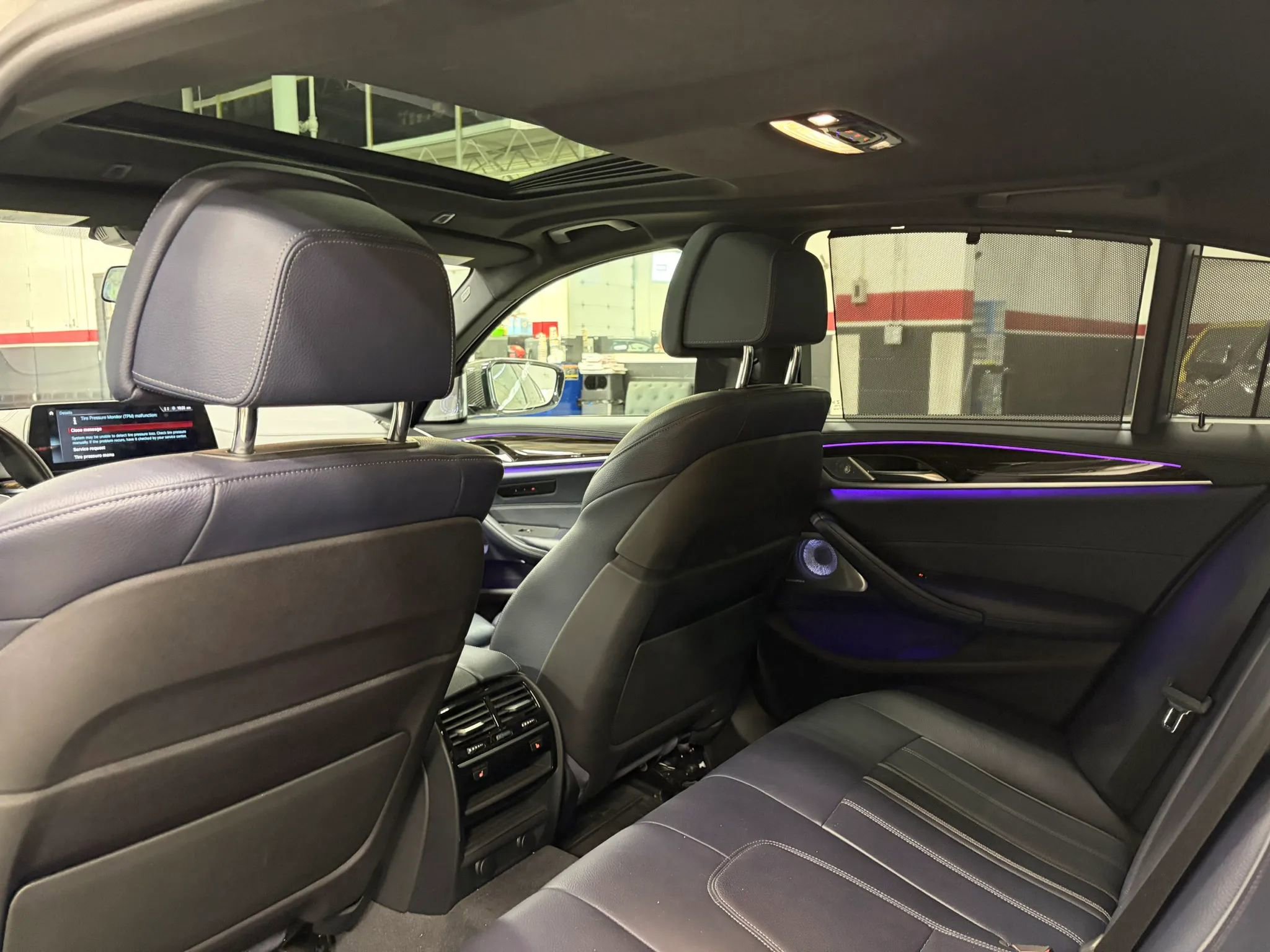 Used 2018 BMW M550i xDrive AWD/4WD image 23