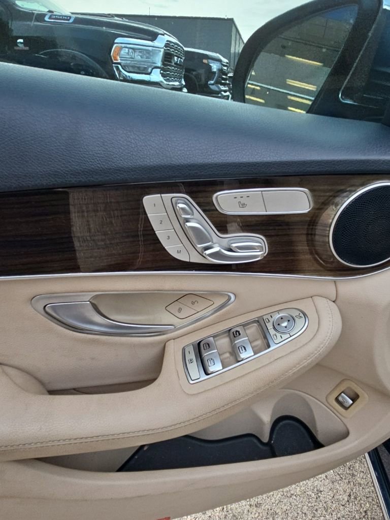 Used 2018 Mercedes-Benz C 300 Sedan image 11
