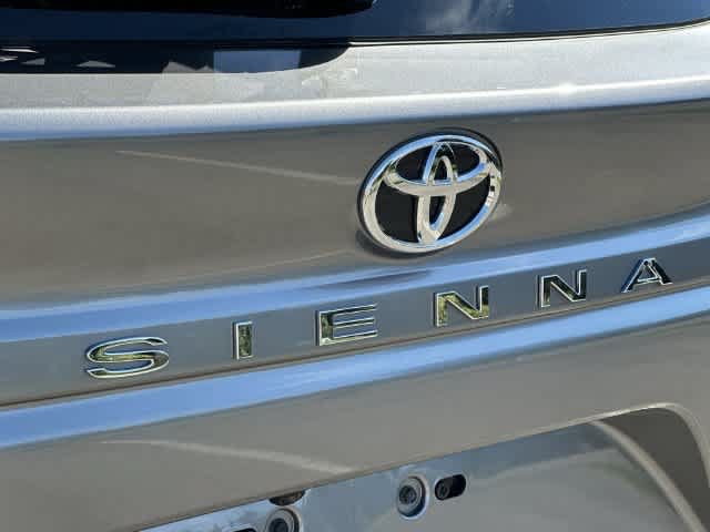 Used 2026 Toyota Sienna Limited AWD/4WD image 29