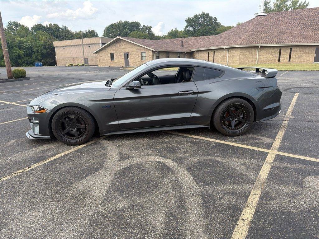 Used 2019 Ford Mustang GT Premium w/ GT Performance Package RWD image 3