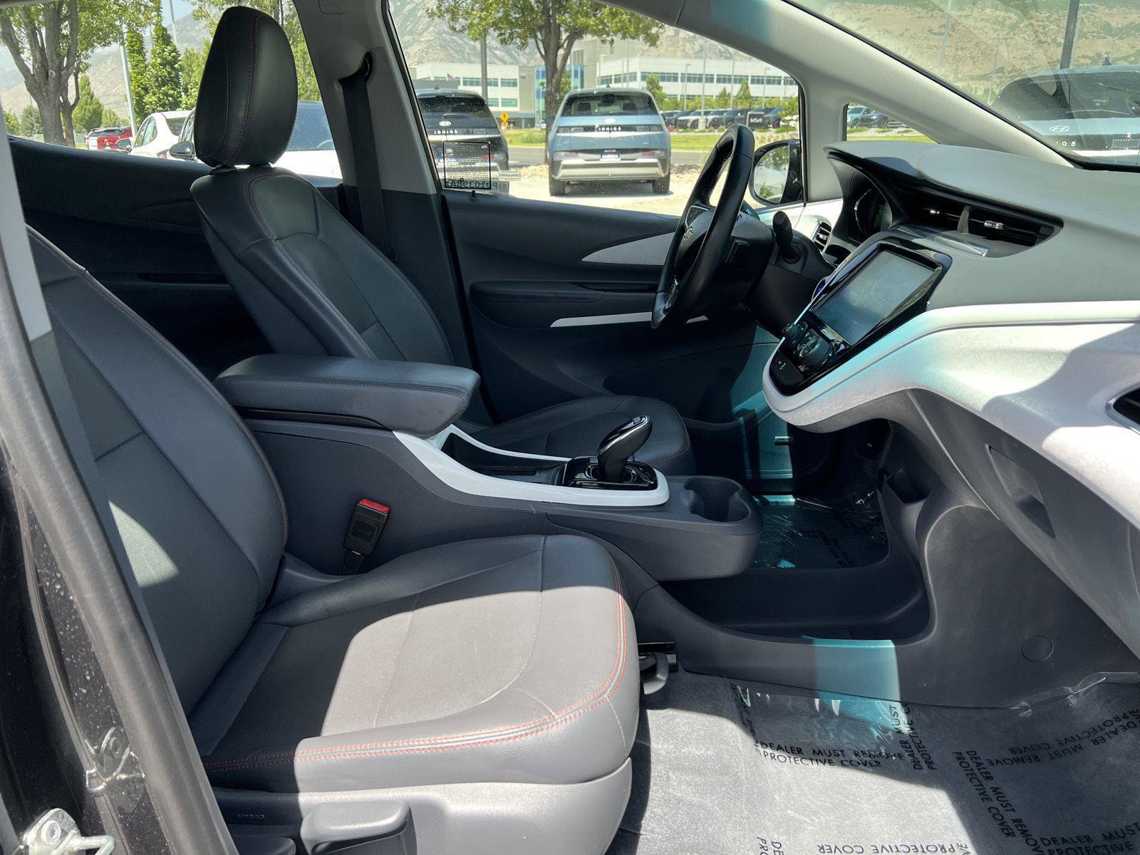 Used 2018 Chevrolet Bolt Premier w/ Driver Confidence II Package FWD image 17