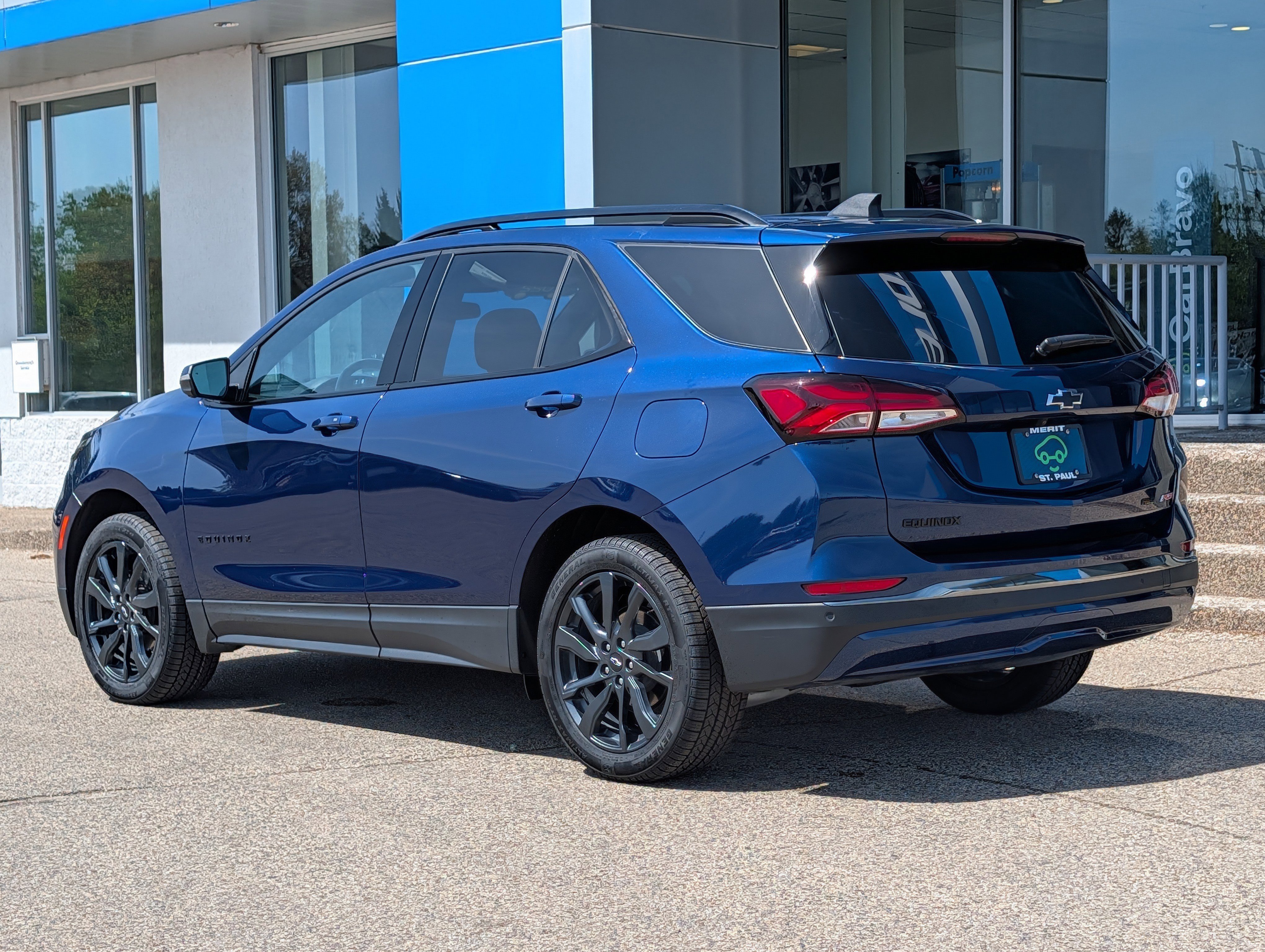 Used 2022 Chevrolet Equinox RS w/ RS Leather Package AWD/4WD image 4