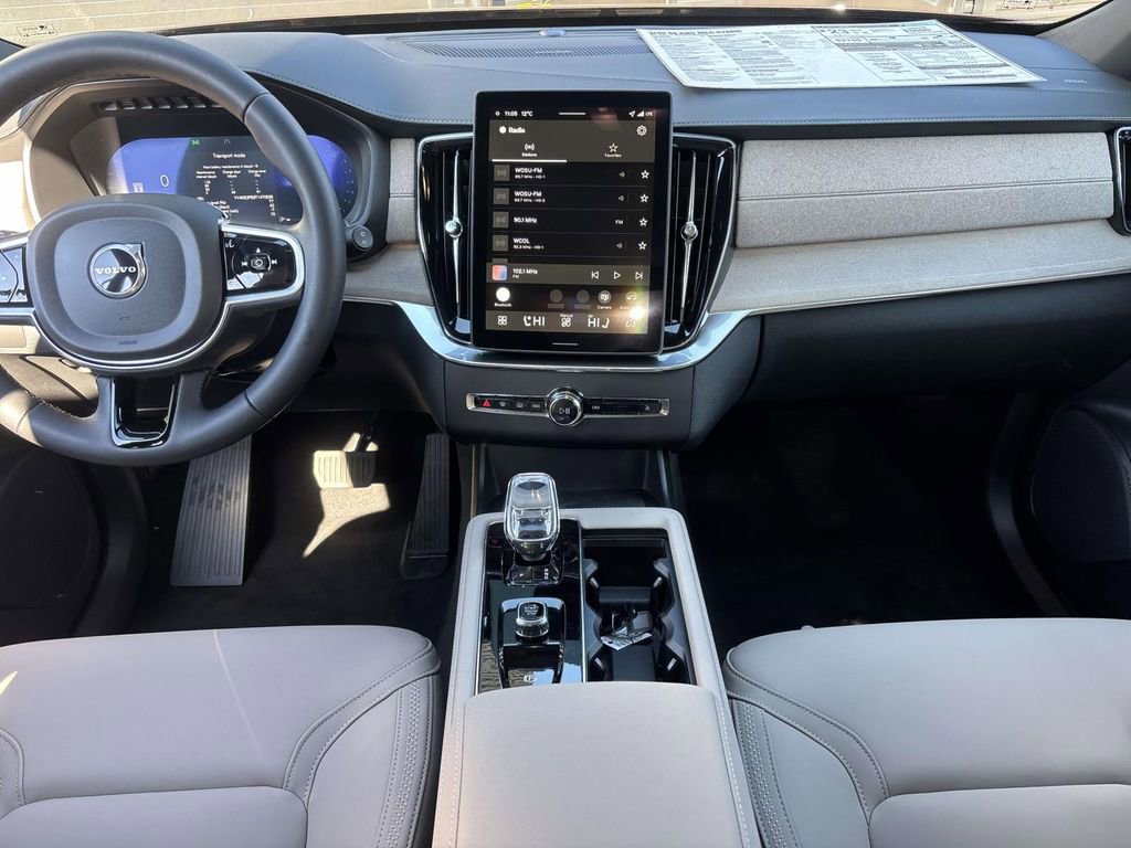 New 2026 Volvo XC90 B6 Plus w/ Protection Package Premier image 29