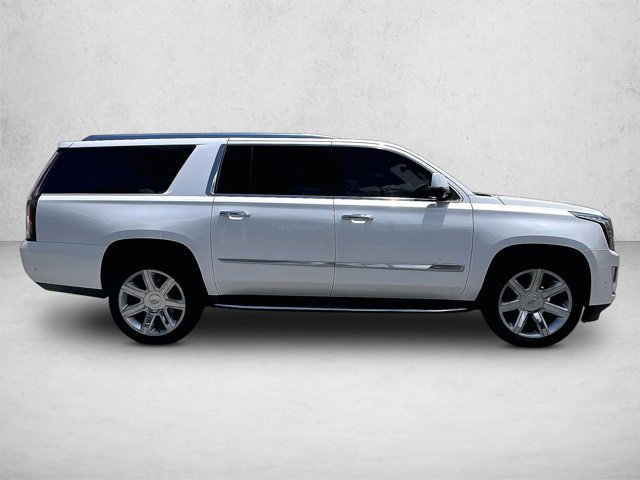 Used 2017 Cadillac Escalade ESV Luxury RWD image 5