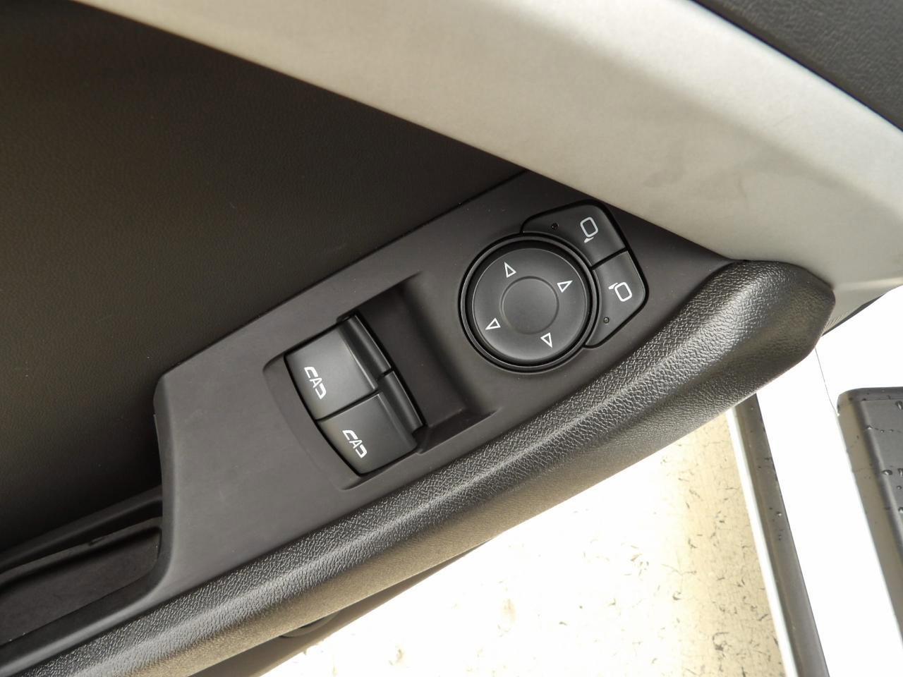 Used 2021 Chevrolet Camaro LT w/ RS Package image 10