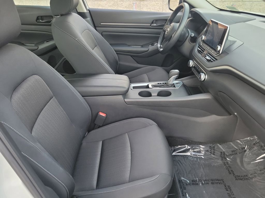 Used 2025 Nissan Altima 2.5 S image 18