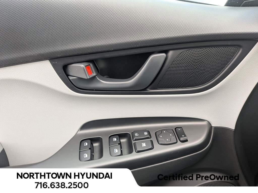 Certified 2023 Hyundai Kona SEL AWD/4WD image 31