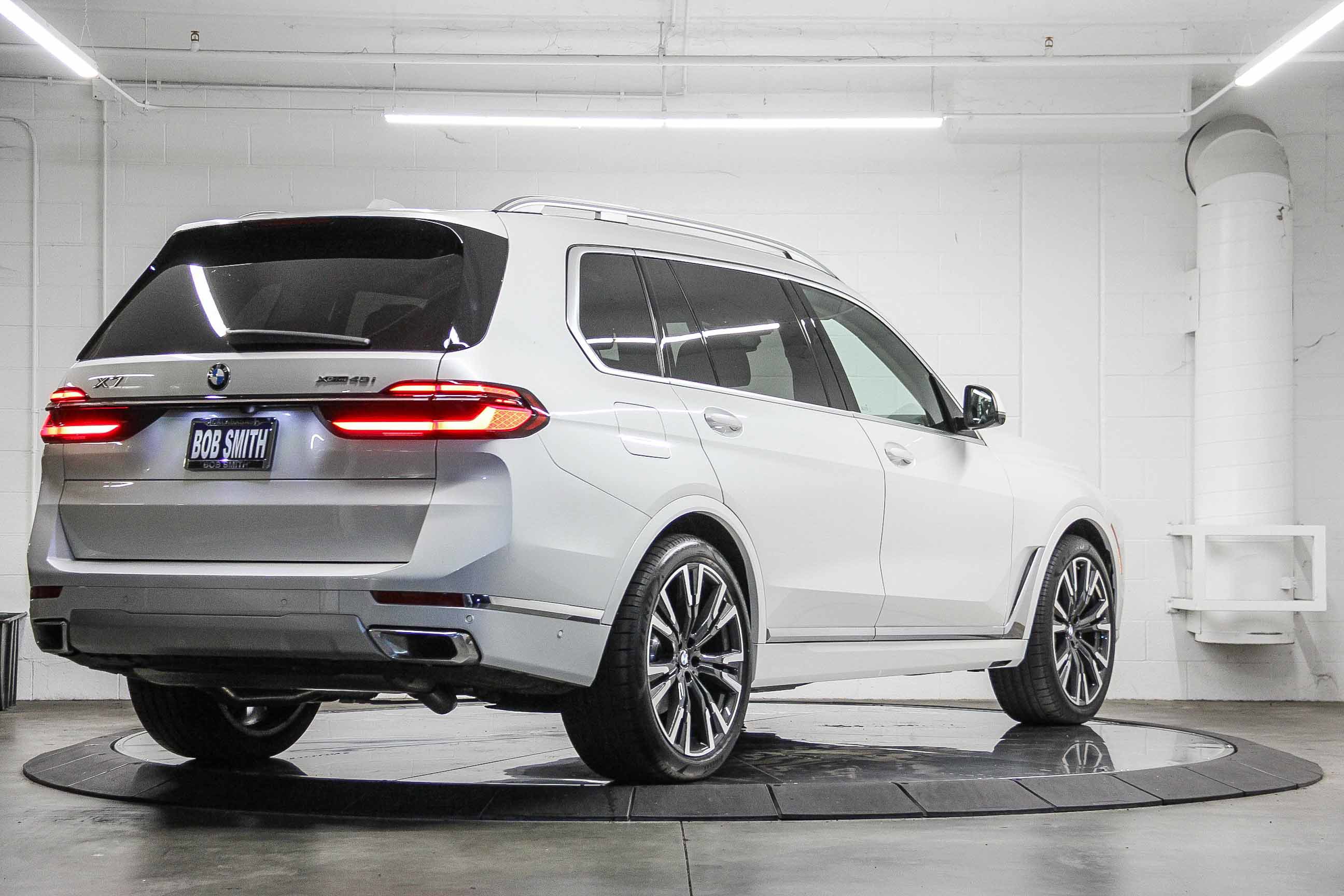 Used 2026 BMW X7 xDrive40i w/ Premium Package AWD/4WD image 6
