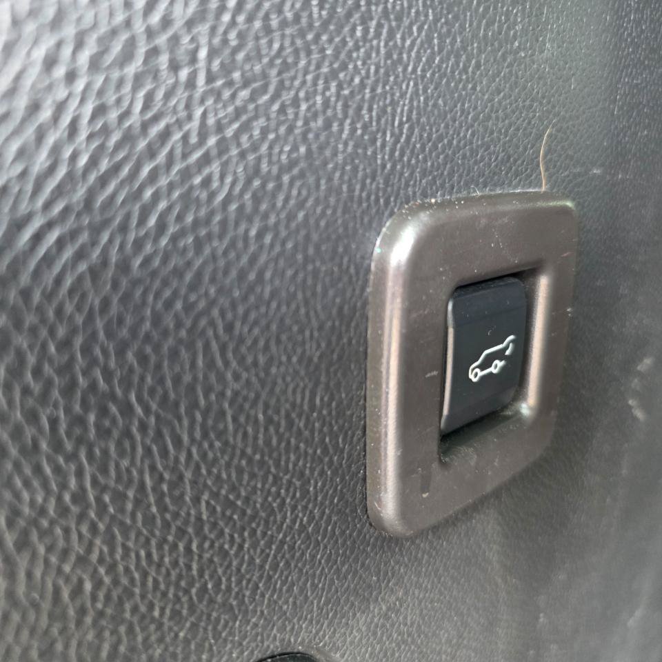 Used 2014 Lincoln Navigator 4WD image 34