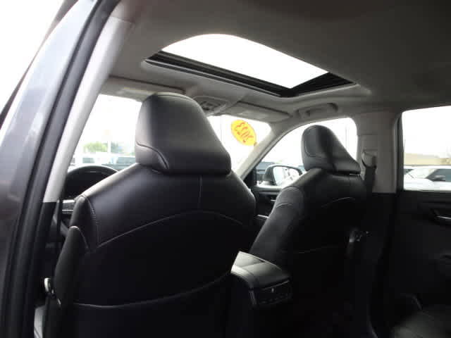 Used 2023 Toyota Highlander XLE image 22