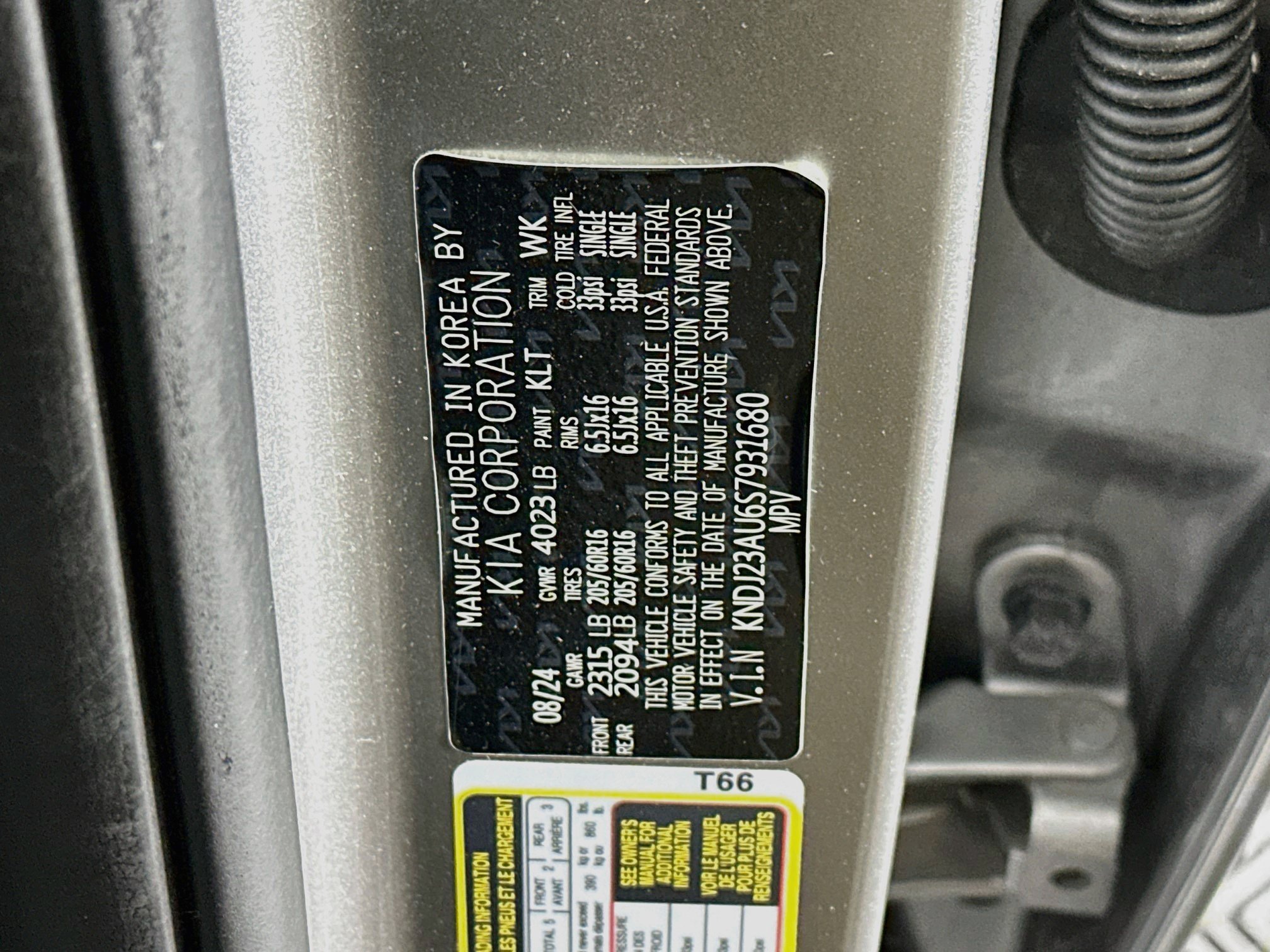 Used 2025 Kia Soul LX w/ LX Technology Package FWD image 12