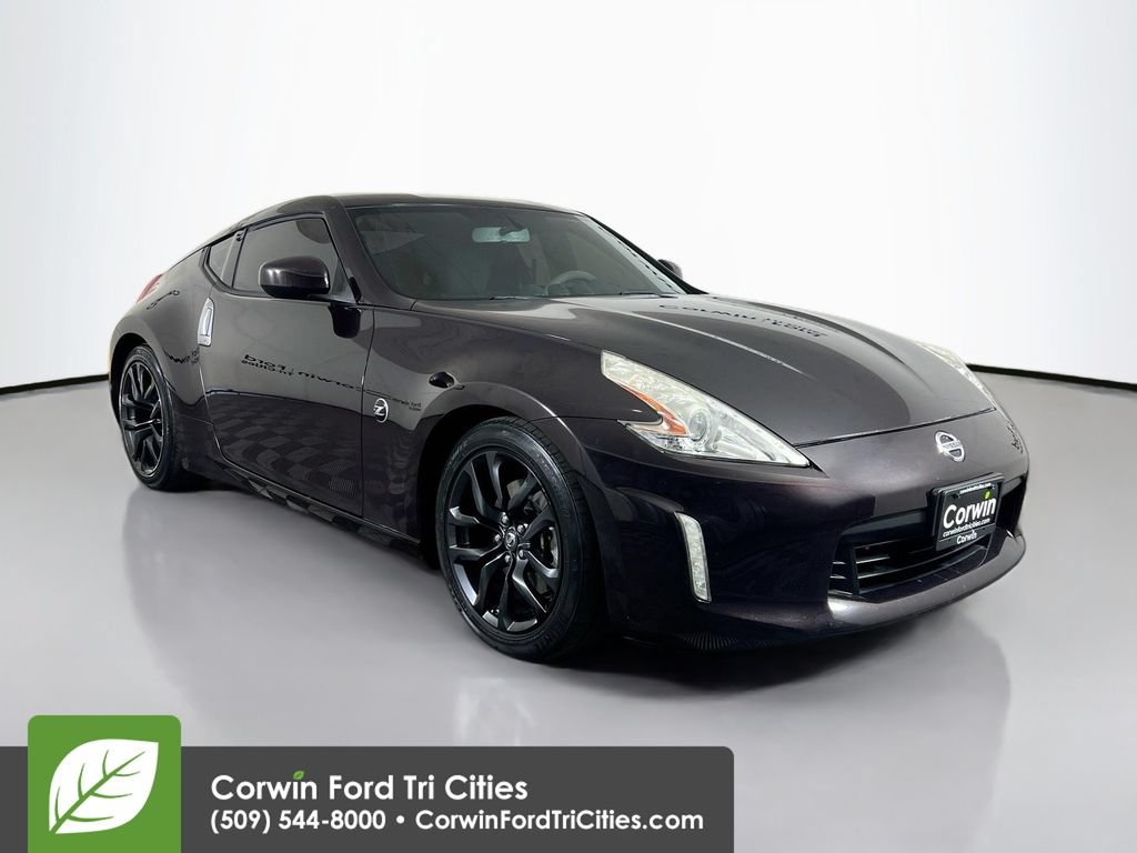Used 2017 Nissan 370Z Coupe RWD image 1