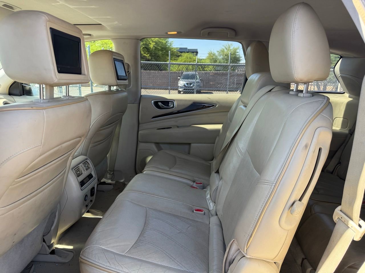 Used 2013 INFINITI JX35 FWD w/ Premium Pkg image 11