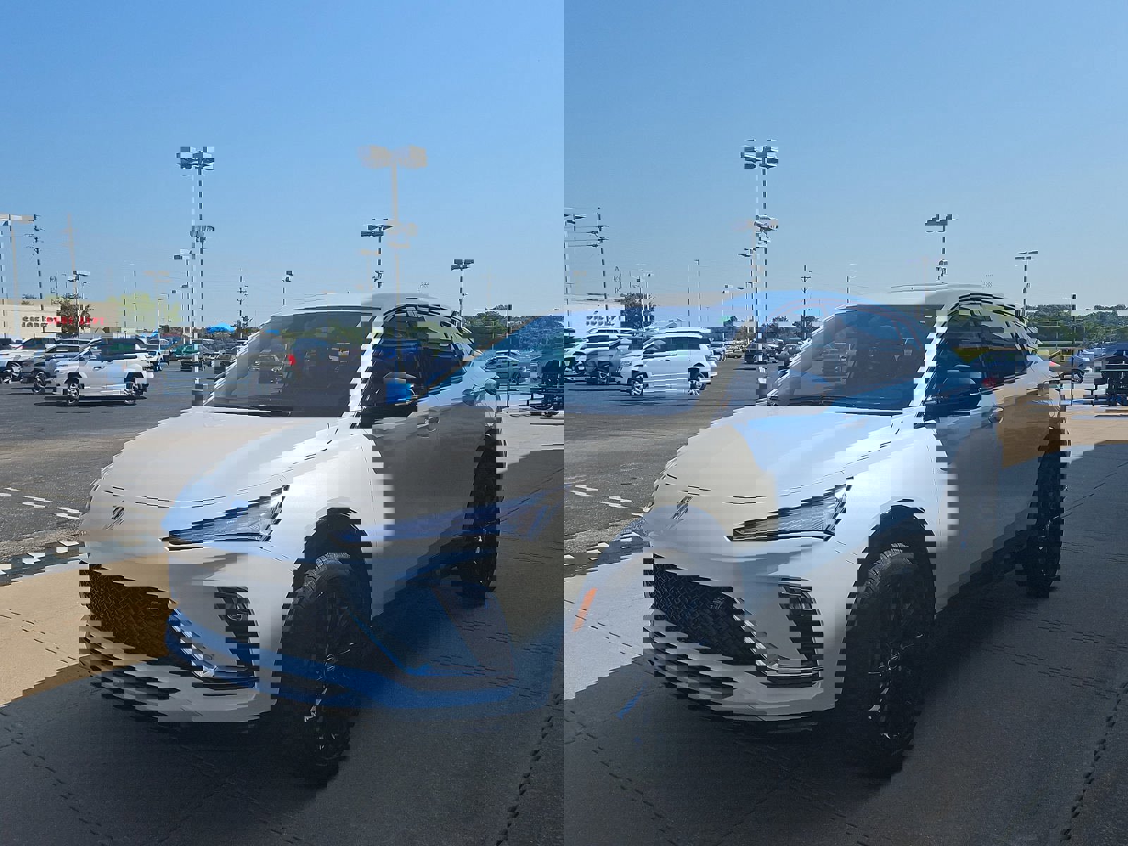 Used 2024 Buick Envista Sport Touring w/ Convenience I Package image 2