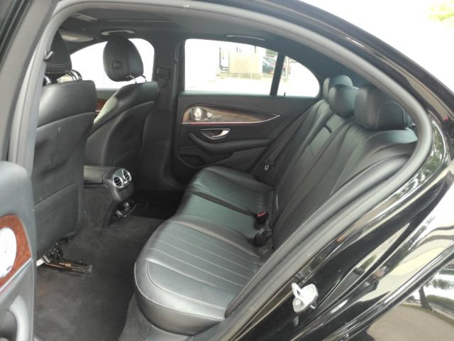 Used 2017 Mercedes-Benz E 300 4MATIC image 20