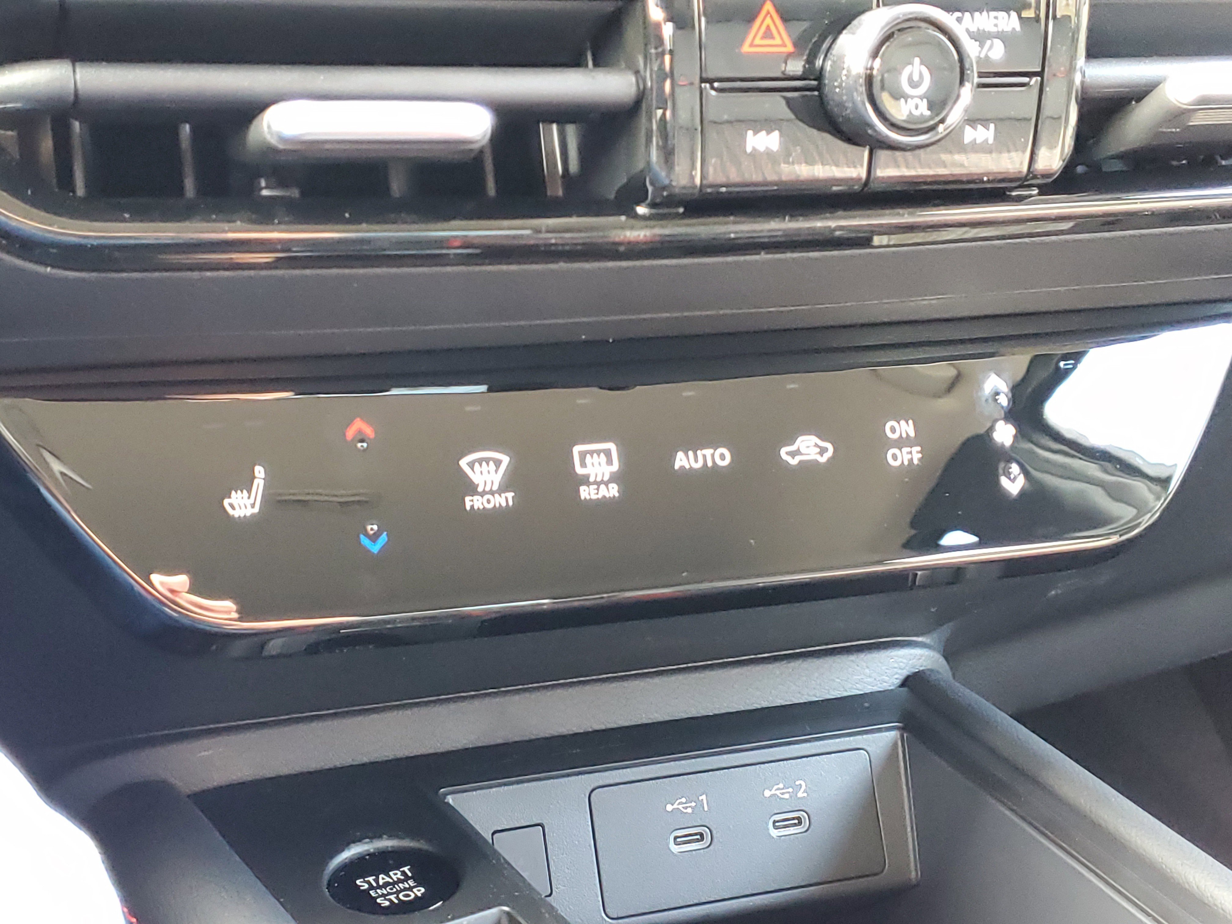 New 2026 Nissan Kicks SR w/ Cold Weather Package image 17