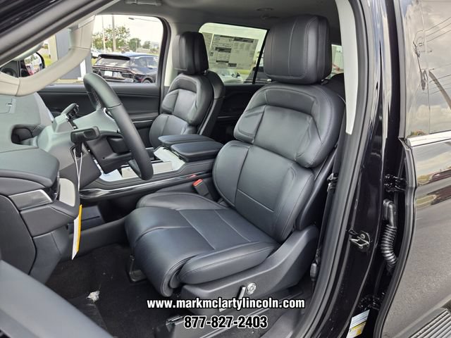 New 2027 Lincoln Navigator Premiere RWD image 8