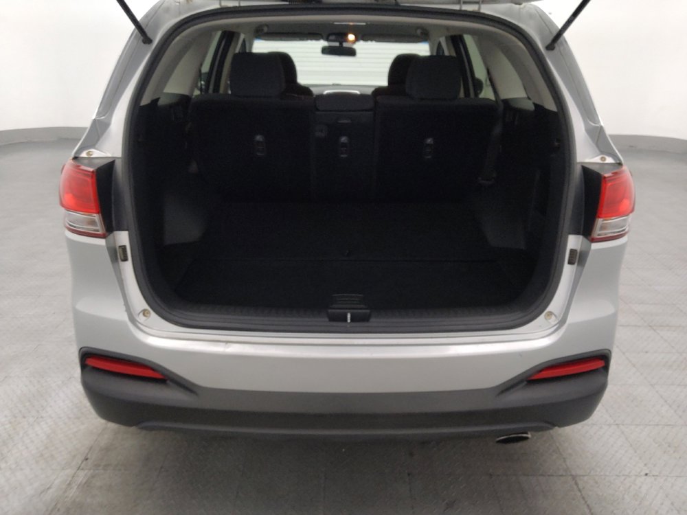 Used 2018 Kia Sorento LX image 29