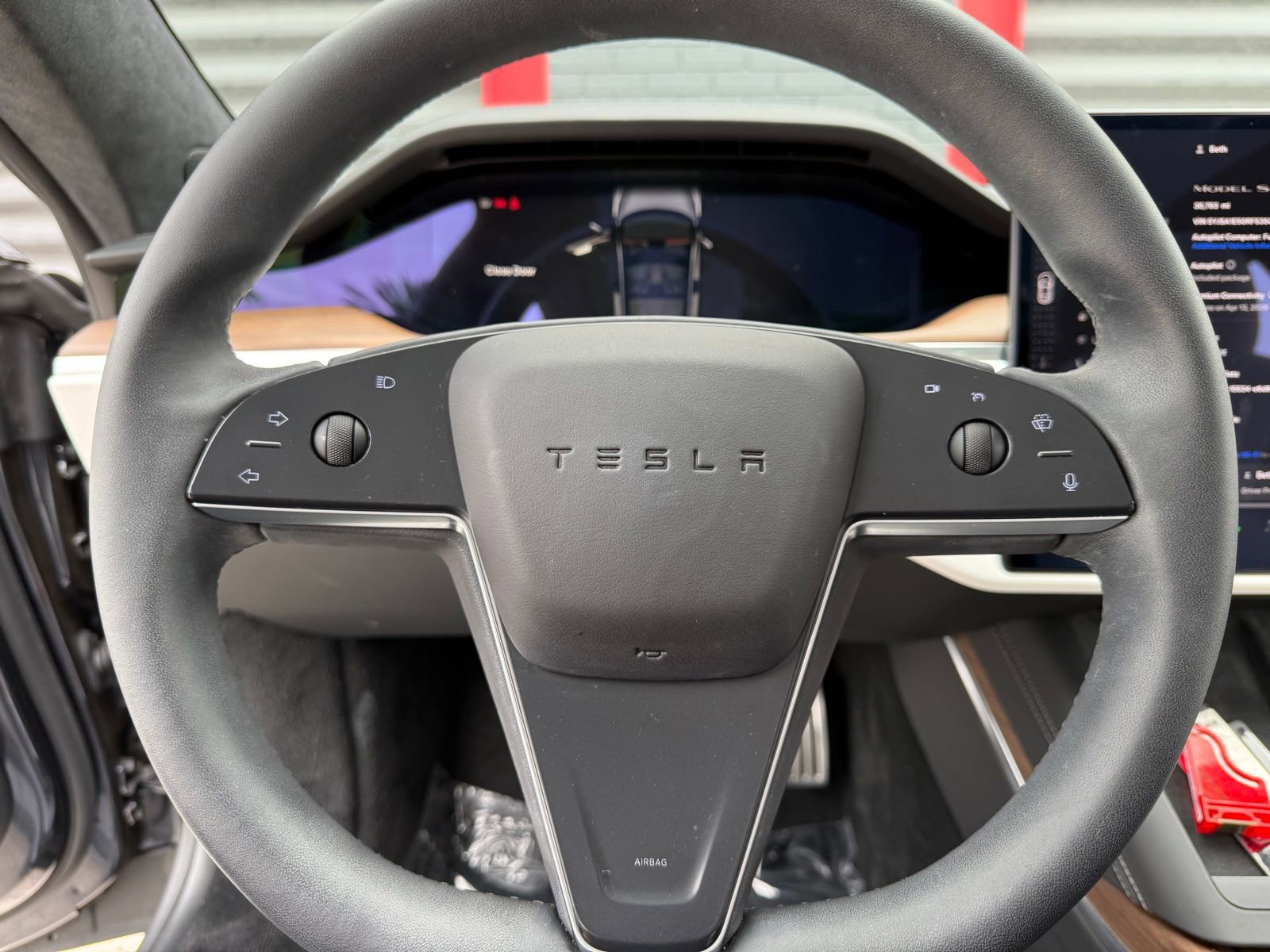 Used 2024 Tesla Model S image 23