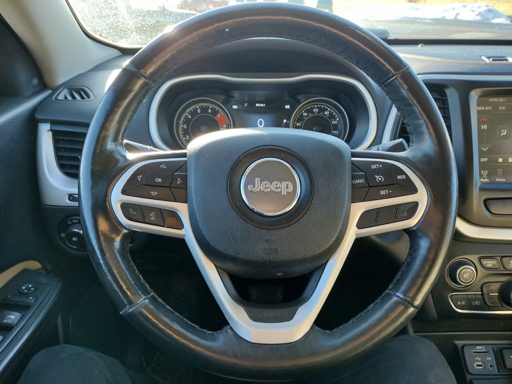 Used 2017 Jeep Cherokee Limited image 21