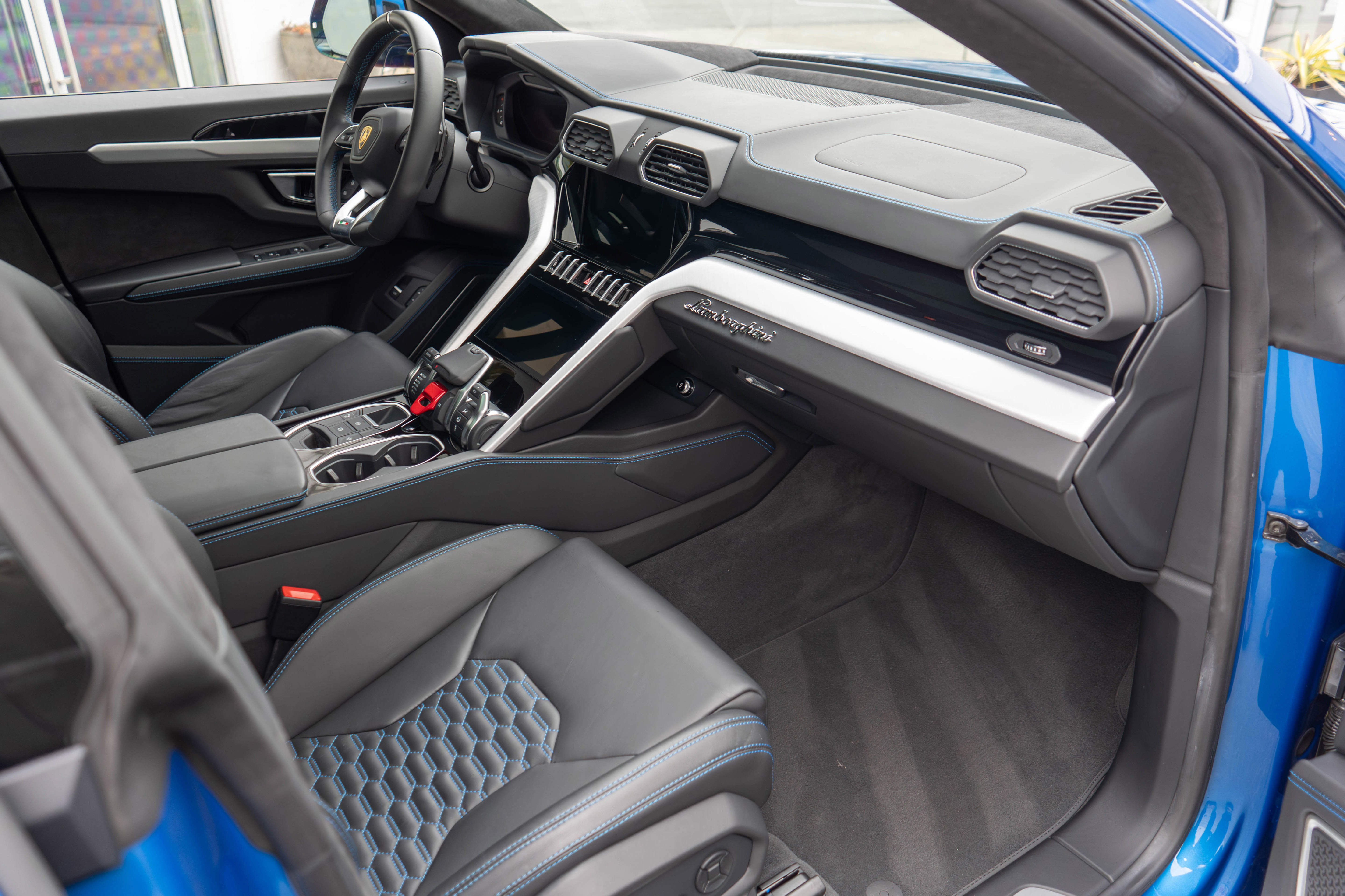 Used 2021 Lamborghini Urus image 28