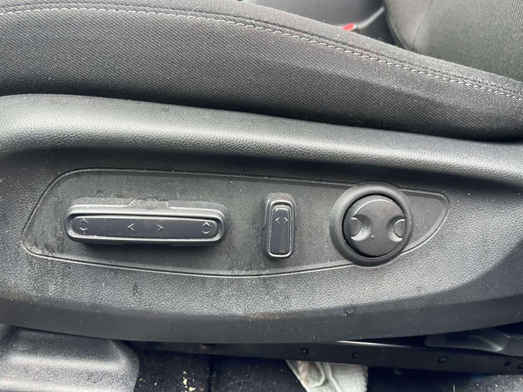 Used 2024 Honda CR-V EX image 17