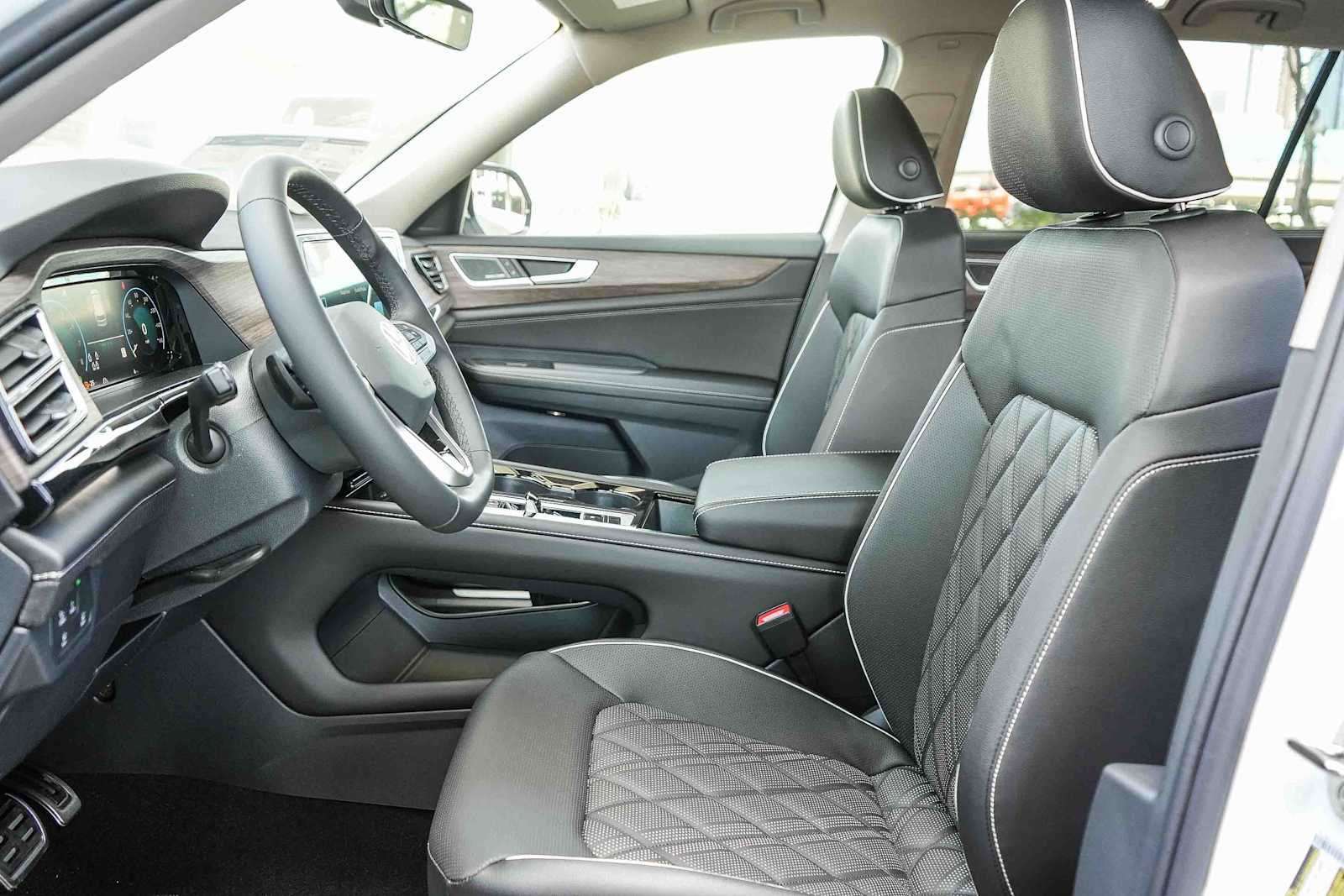 New 2026 Volkswagen Atlas SEL Premium R-Line image 19