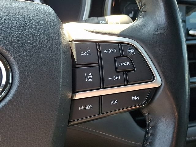 Used 2022 Toyota Highlander XSE AWD/4WD image 23