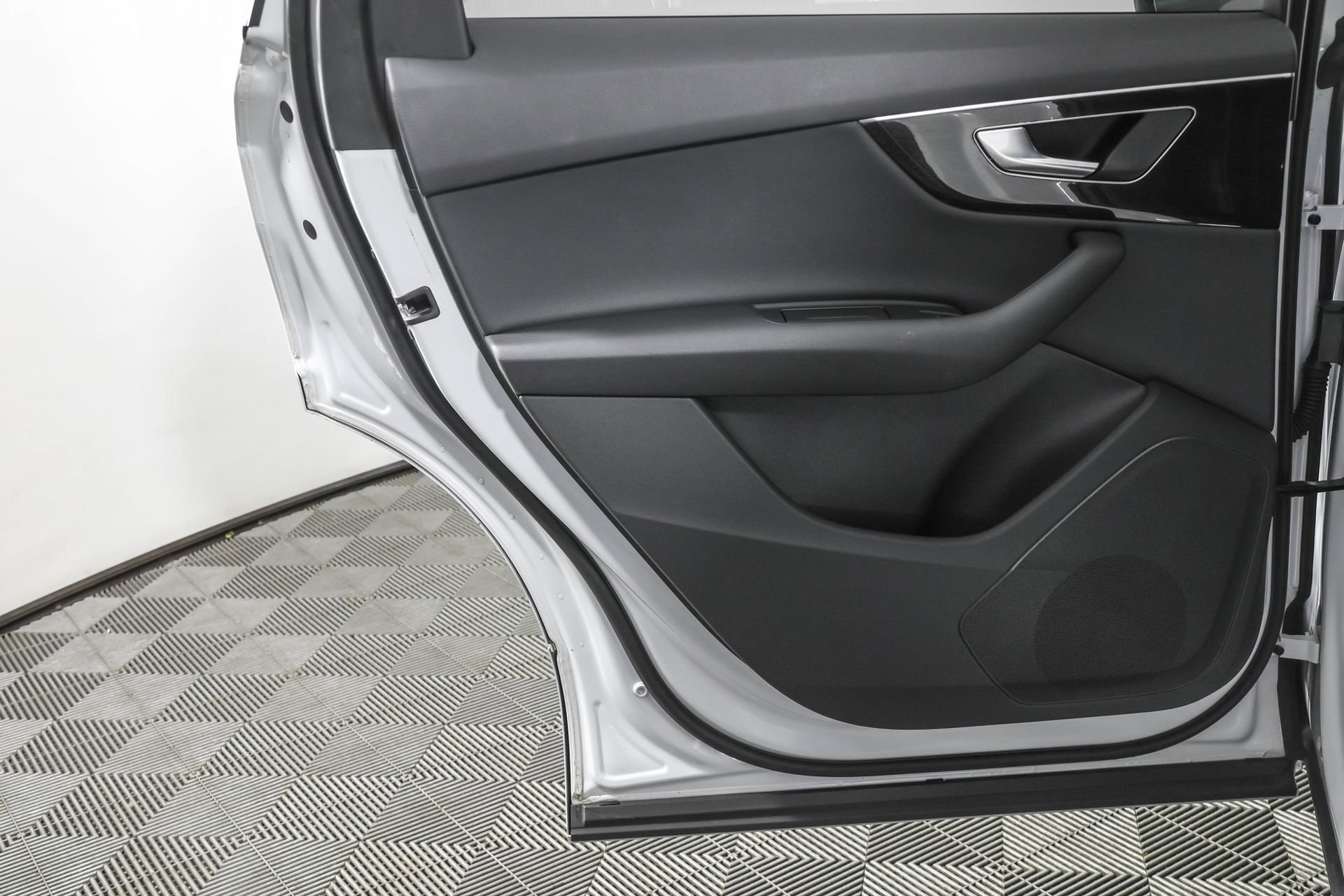 Used 2023 Audi Q7 3.0T Premium w/ Convenience Package image 42