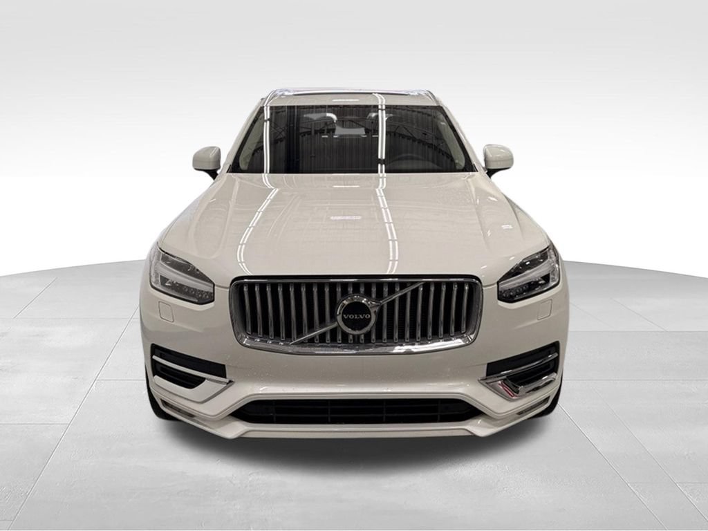 Used 2023 Volvo XC90 B6 Plus w/ Protection Package Premier AWD/4WD image 8