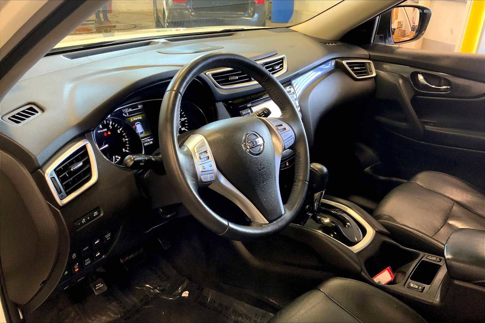 Used 2016 Nissan Rogue SL w/ SL Premium Package image 17