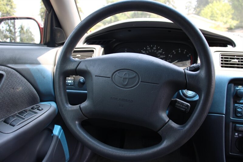 Used 2000 Toyota Camry LE FWD image 16