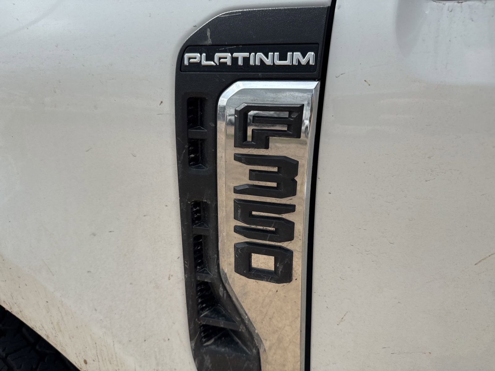 Used 2024 Ford F350 Platinum image 11