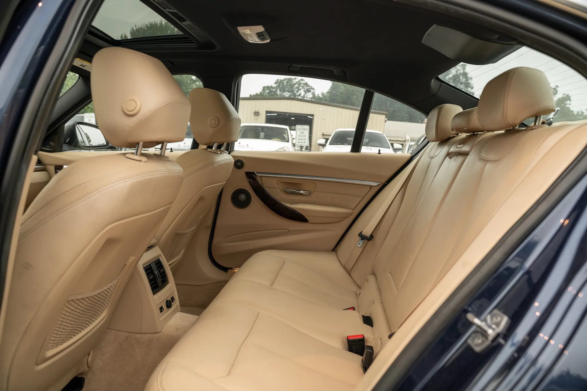 Used 2016 BMW 340i Sedan RWD image 8