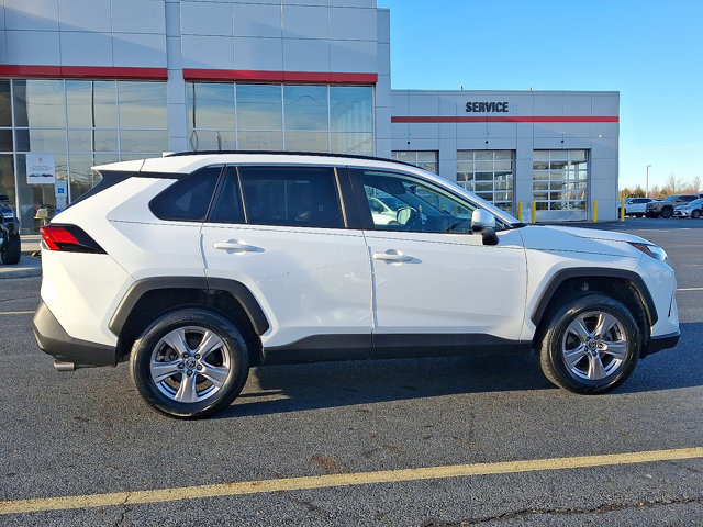 Used 2022 Toyota RAV4 XLE image 7