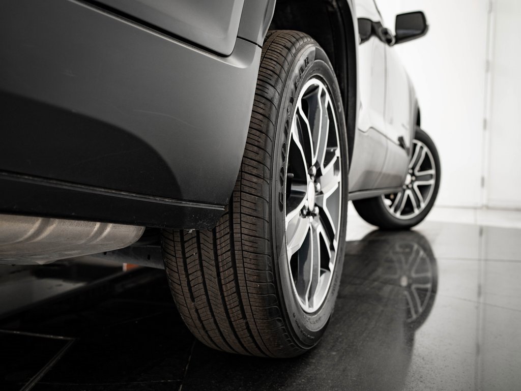 Used 2021 GMC Acadia SLT w/ Preferred Package image 50