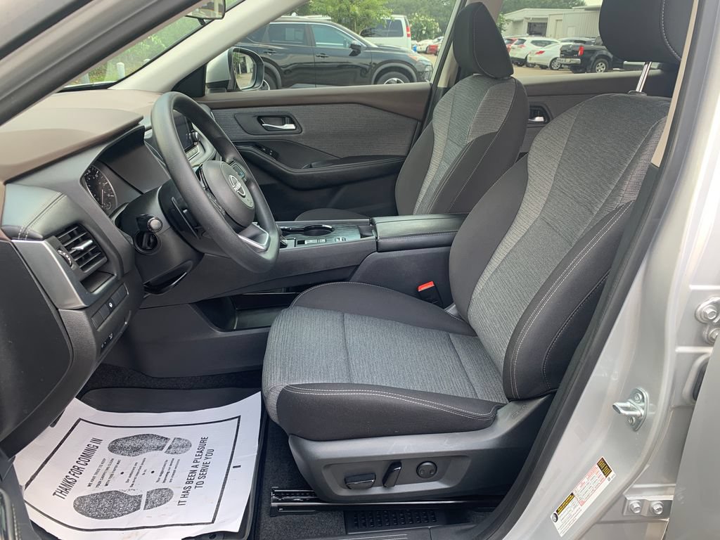 Used 2023 Nissan Rogue SV FWD image 19