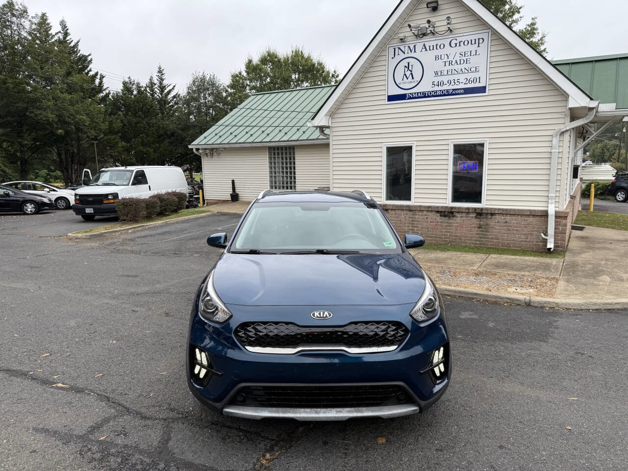 Used 2020 Kia Niro LX image 2