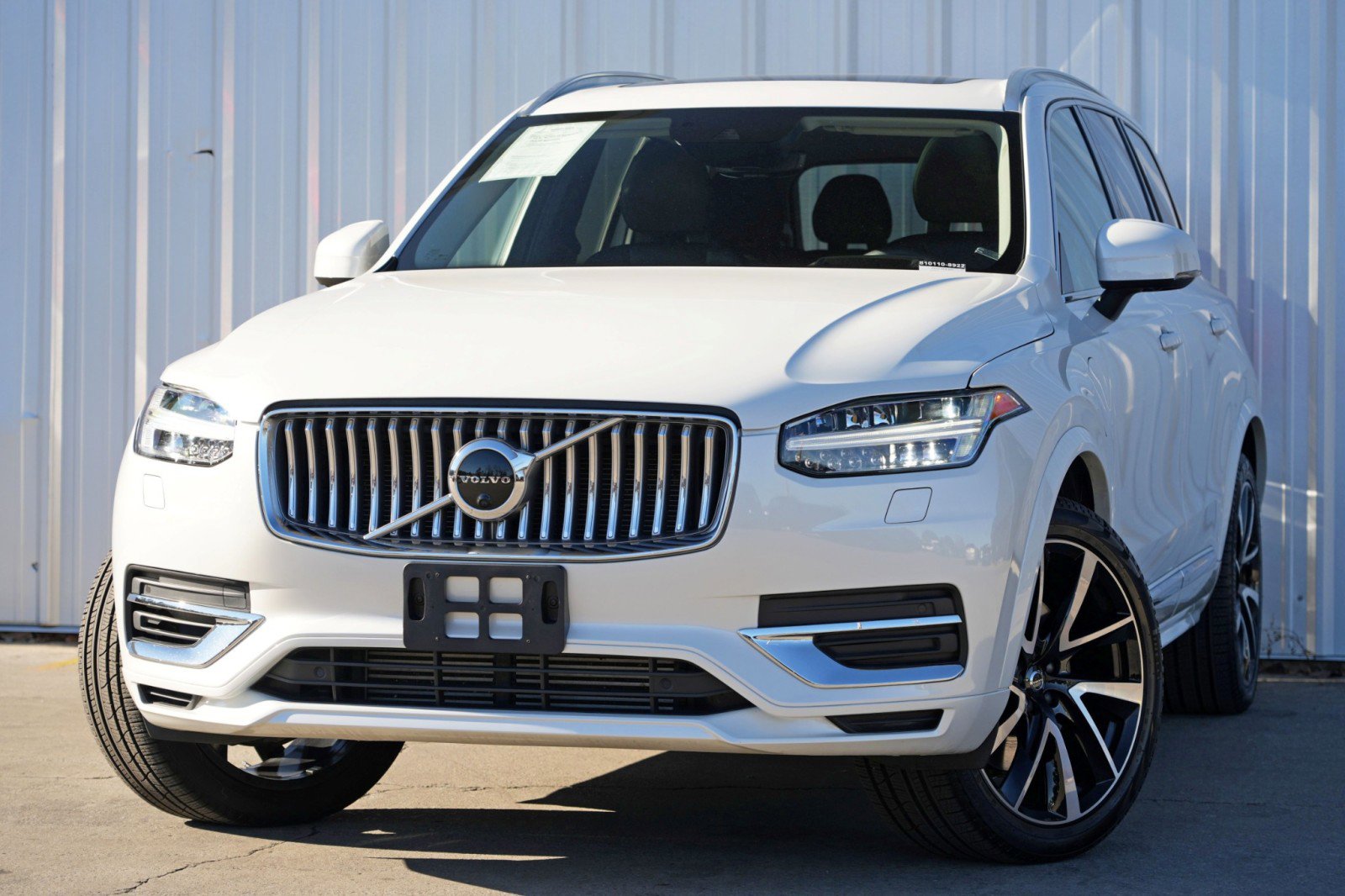 Used 2022 Volvo XC90 T8 Inscription Expression w/ Advanced Package AWD/4WD image 3