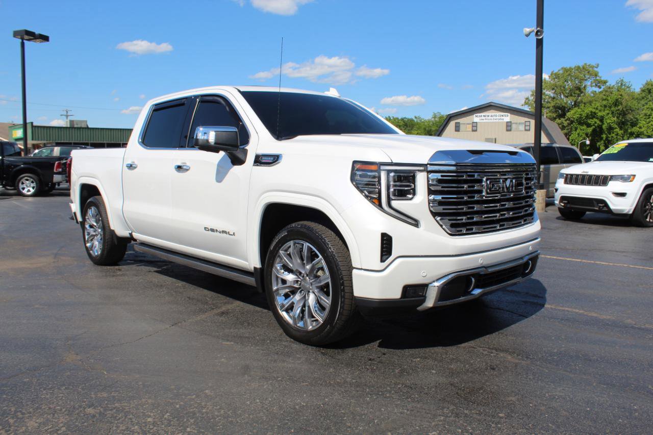 Used 2024 GMC Sierra 1500 Denali w/ Denali Reserve Package AWD/4WD image 3