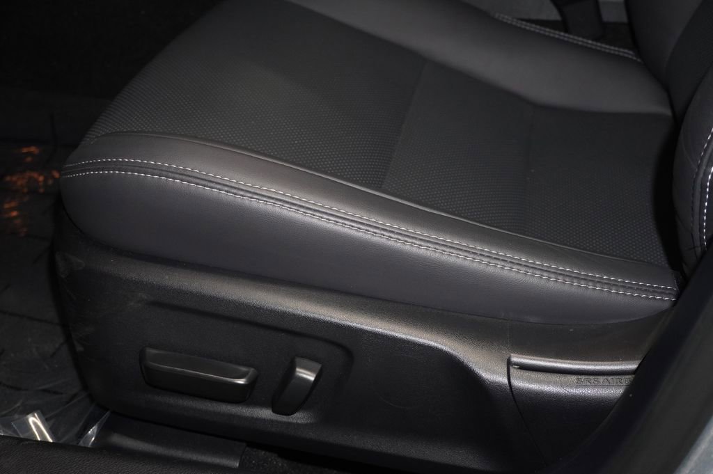 Used 2025 Lexus IS 300 F Sport image 12