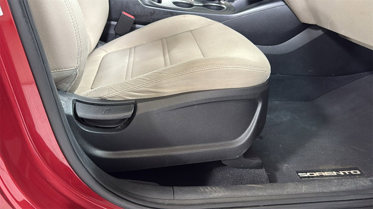 Used 2020 Kia Sorento LX w/ LX I4 Convenience Package image 21