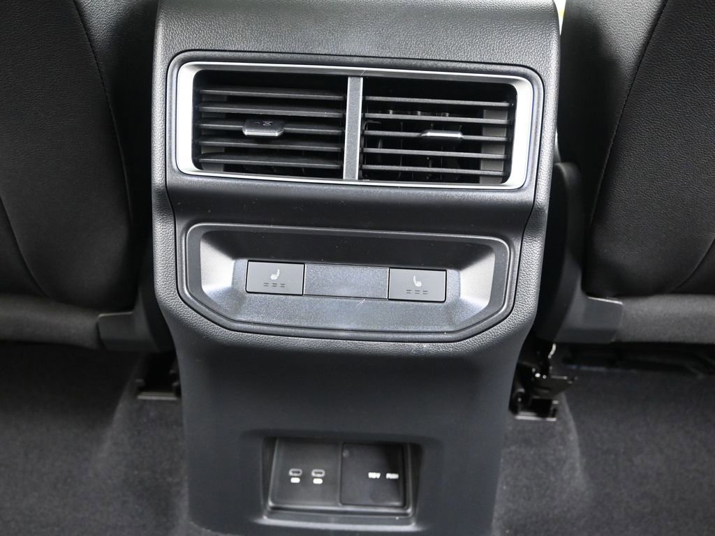 Used 2025 Volkswagen Atlas Cross Sport SEL Premium R-Line image 16